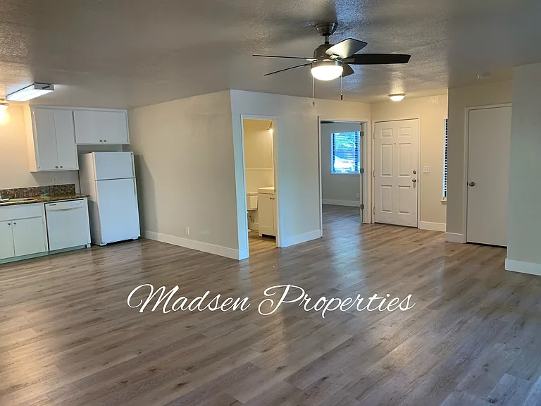 1340 W 4th St #2 — Photo 5