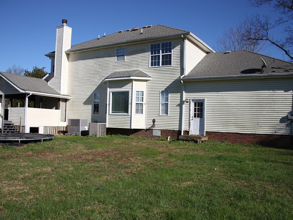 2nd image of 2080 Franklin Pike