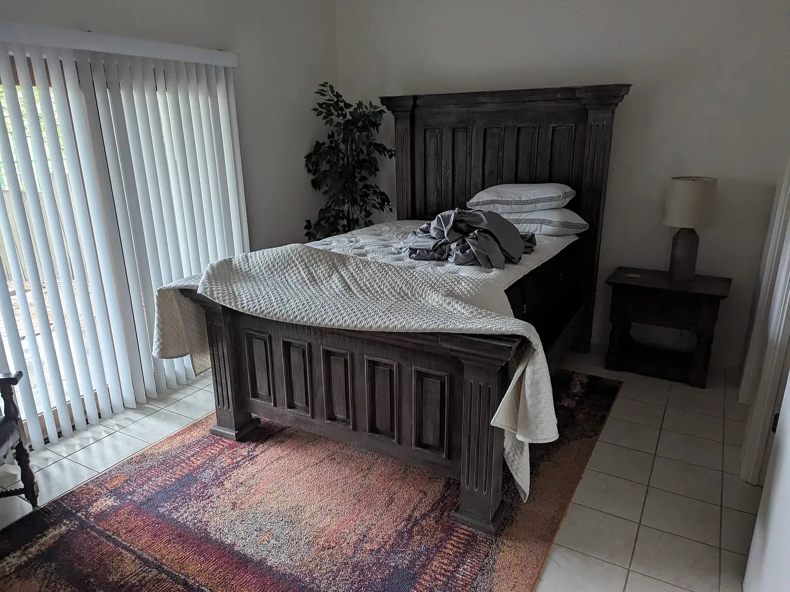 2 bed, 2.5 bath, 2366 sqft, $1,800 — Photo 2