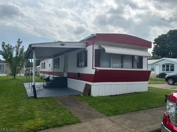 230 Windchasers Ln SE, New Philadelphia, OH 44663