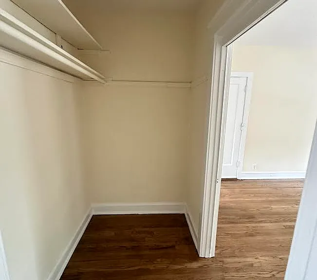 2661 N Spaulding Ave — Photo 8