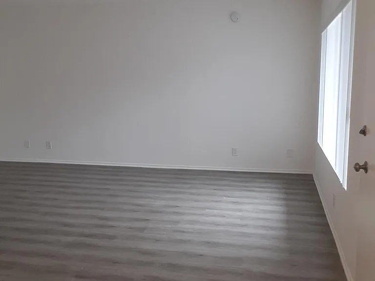 1628 S. Westgate Ave — Photo 12