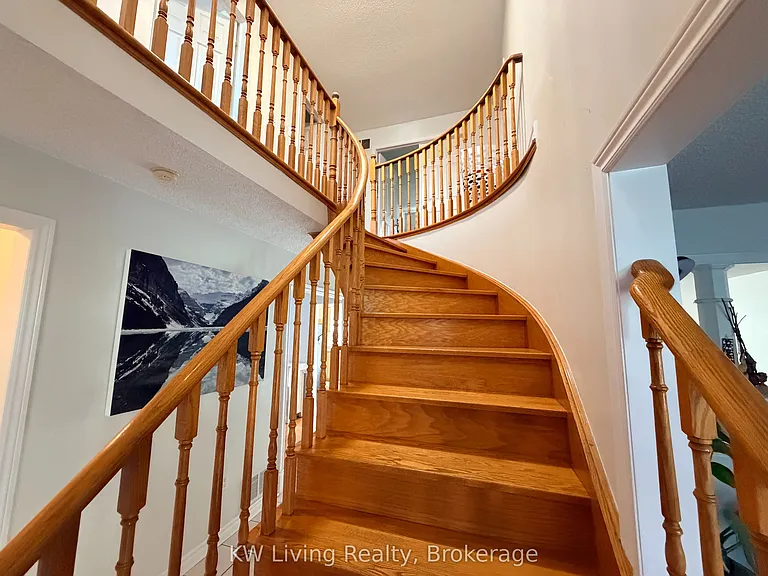 531 Avonwick Ave — Photo 8