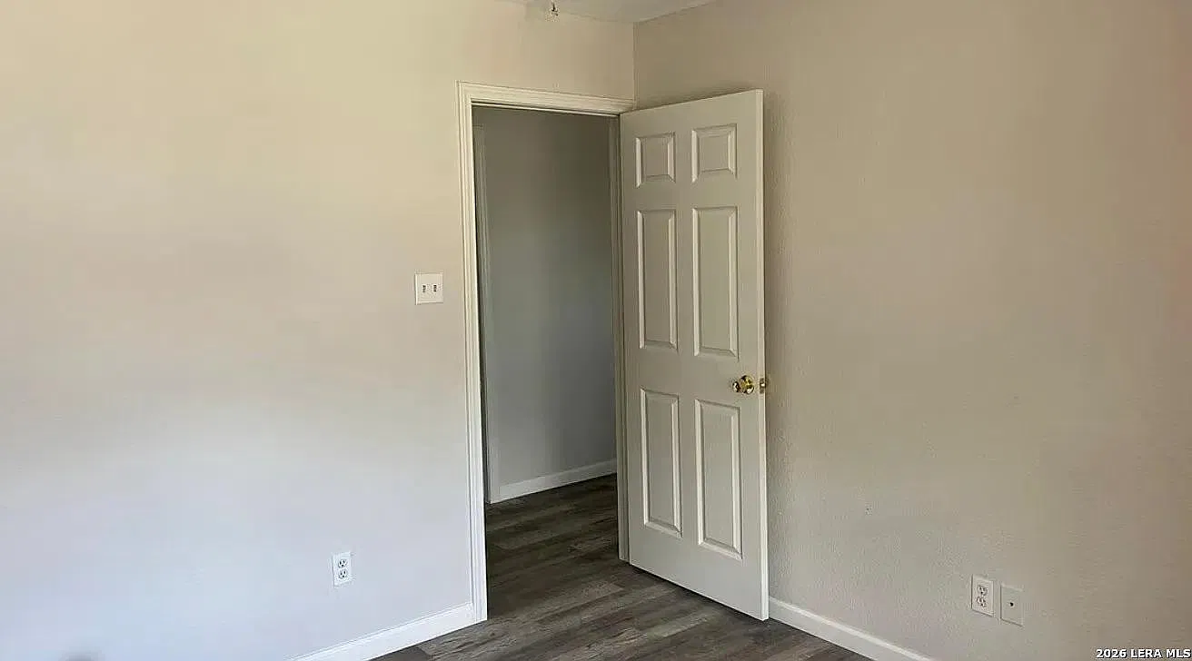 2605 W Poplar St - 2609 W Poplar St — Photo 4