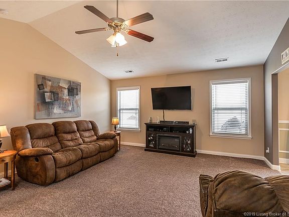 5th image of 8831 Woodford Dr