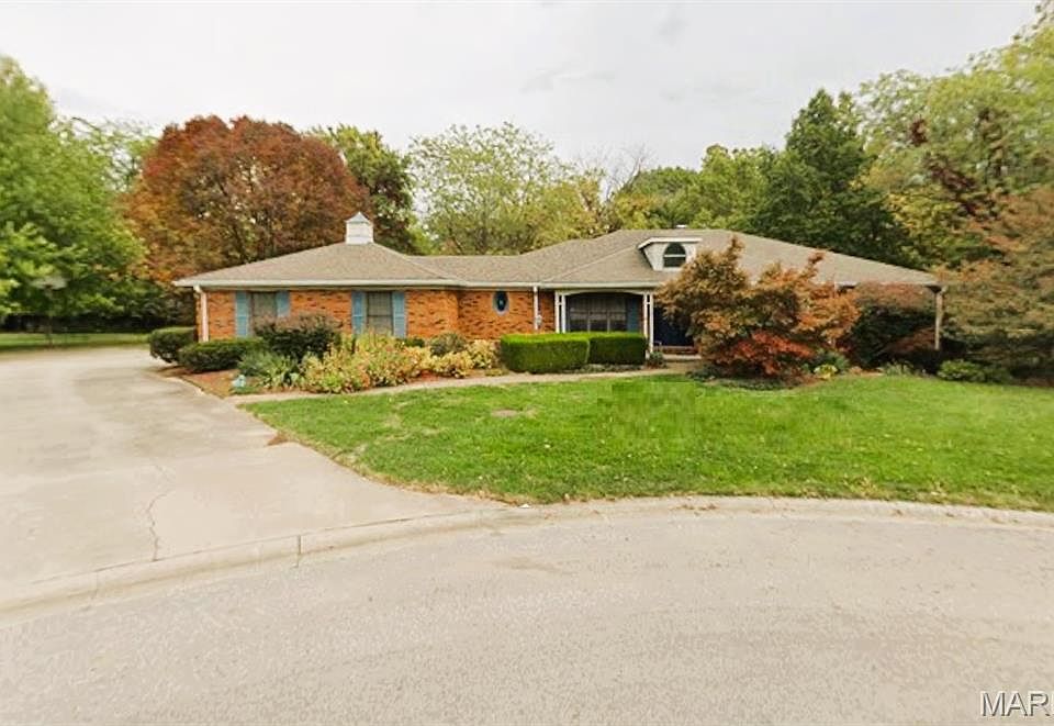 1st image of 123 Red Fox Rd