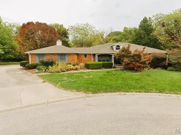 123 Red Fox Rd, Belleville, IL 62223