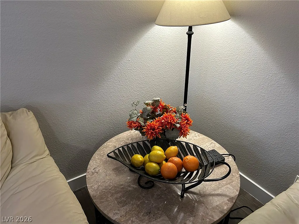 4 bed, 2.5 bath, 1493 sqft, $2,399 — Photo 2