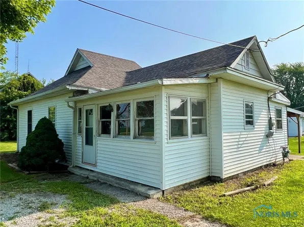 2398 Anthony St, Dola, OH 45835