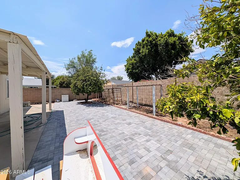 2824 W Angela Dr — Photo 60