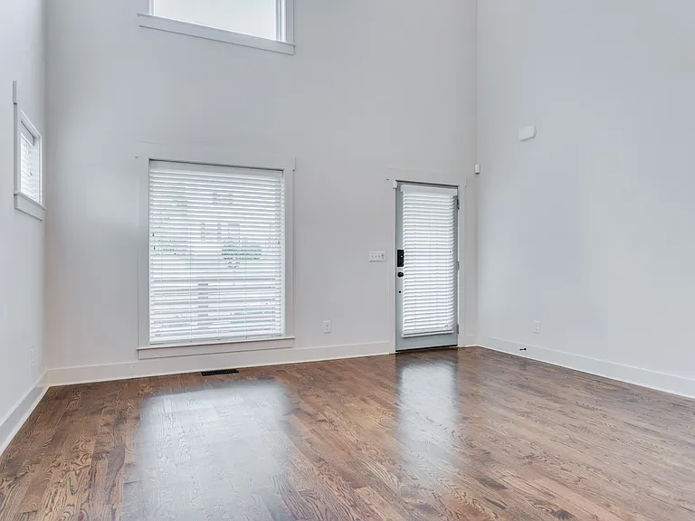 3221B Lincoln Ave — Photo 13