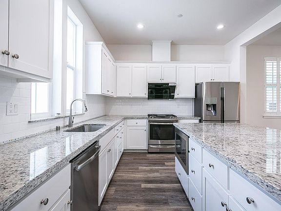 4th image of 37723 Bay Crest Rd