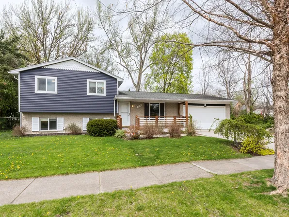 2608 Lookout Cir, Ann Arbor, MI 48104