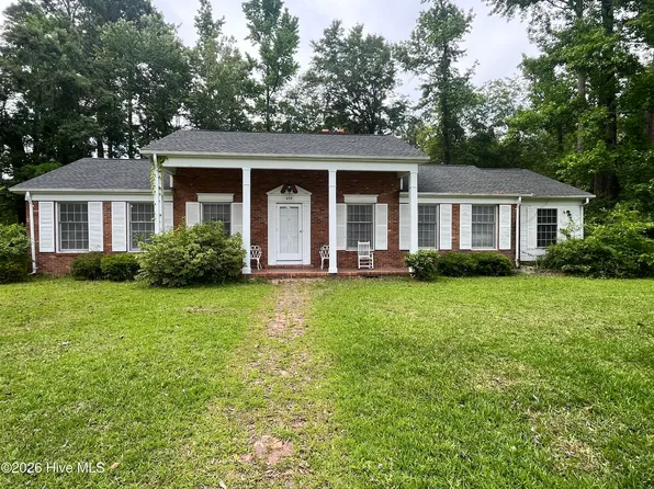 435 Edgewood Circle, Whiteville, NC 28472