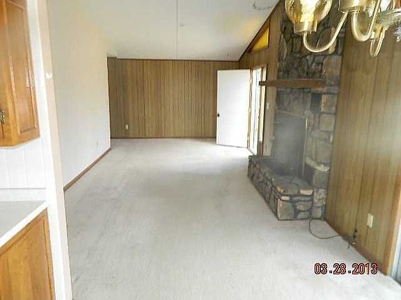 2nd image of 301 Diamond Ln