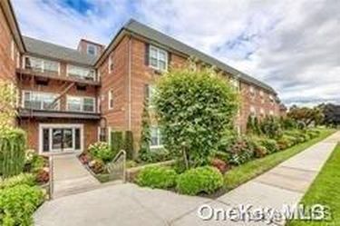111 S Centre Avenue #2QQ, Rockville Centre, NY, 11570