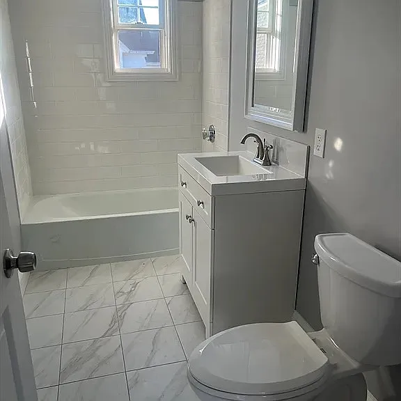 385 Cohannet St #2 — Photo 2