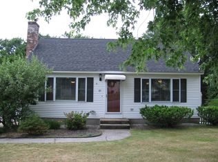 37 Pahray Ln, Manchester, NH 03109