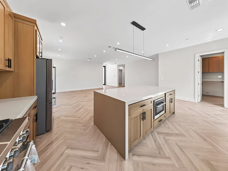 8018 Shadyglade Ave — Photo 23