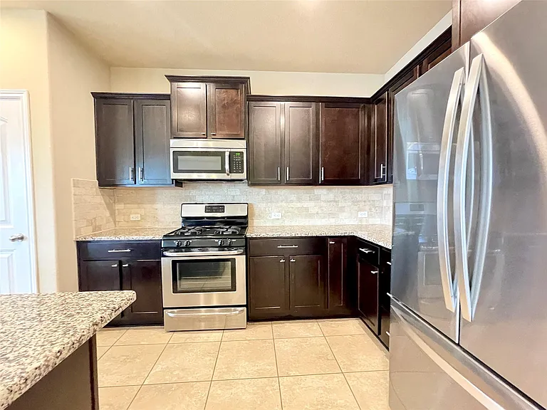 16412 Vescovo Ln — Photo 12