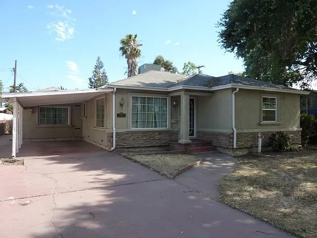 2324 E Flora St photo 1