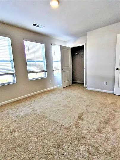 302 Carr Ln — Photo 6