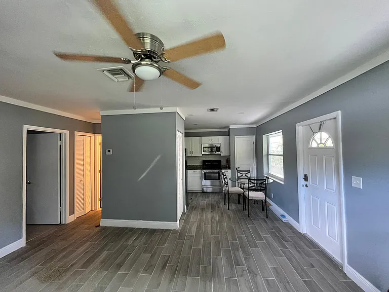 1435 SW 24th Ct #B — Photo 4