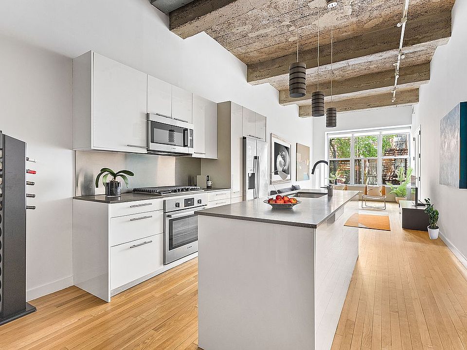 1st image of 419 W 55th St APT 3C