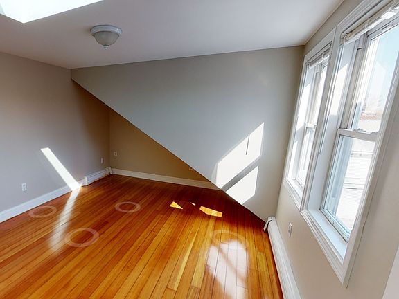 5th image of 22 Kelley Ct