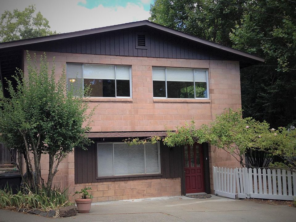 1st image of 1 Frustuck Ave #1B