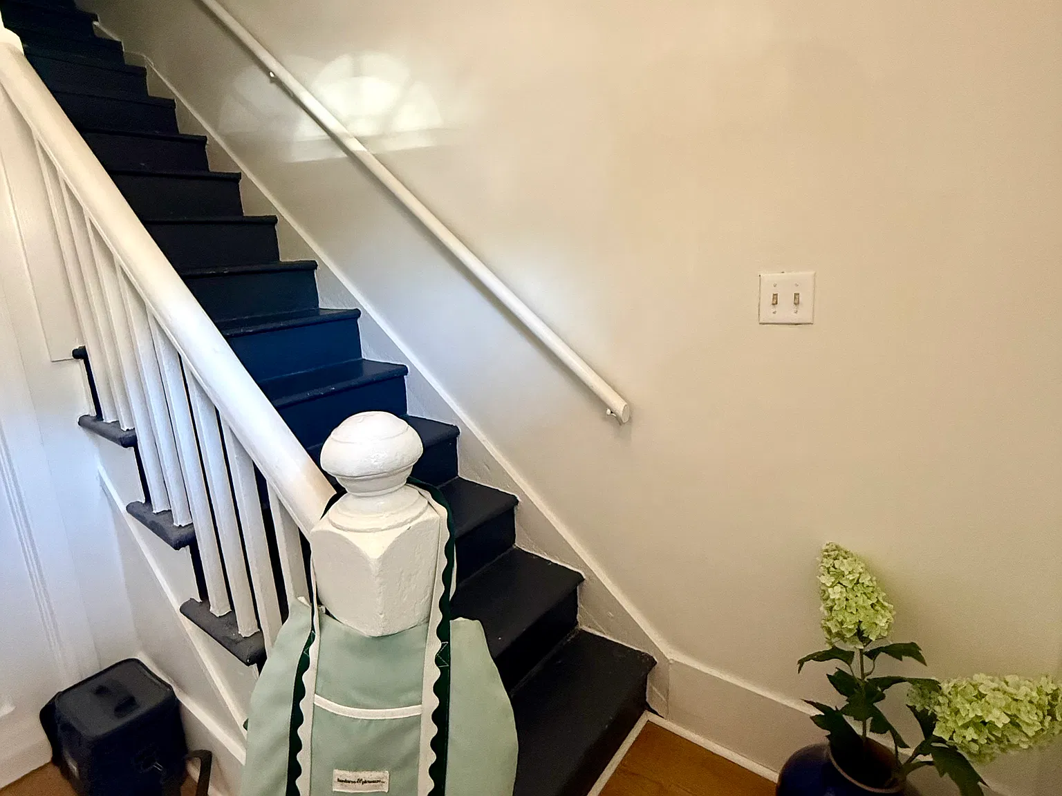 3 bed, 1000 sqft, $3,100 — Photo 3