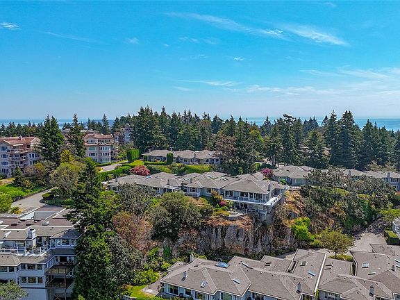 5th image of 2829 Arbutus Rd #607