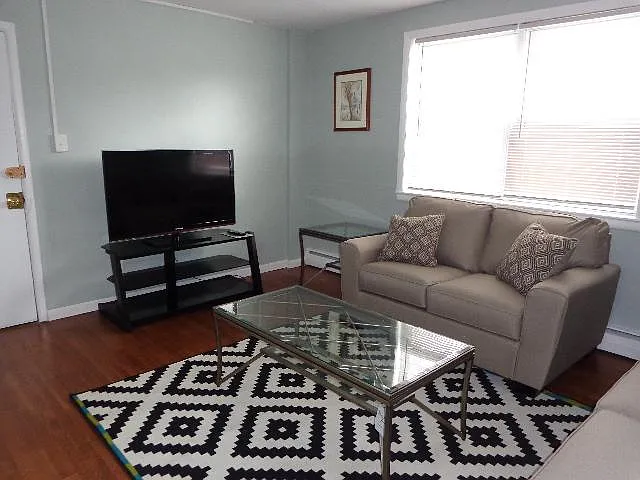 1 bed, 800 sqft, $1,395 — Photo 2
