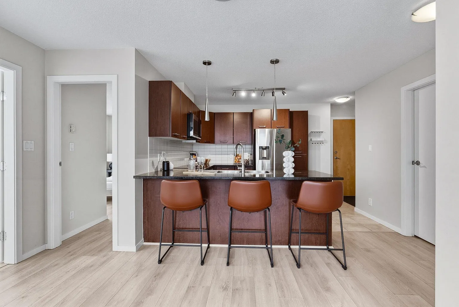 1155 Seymour St #906 photo 1