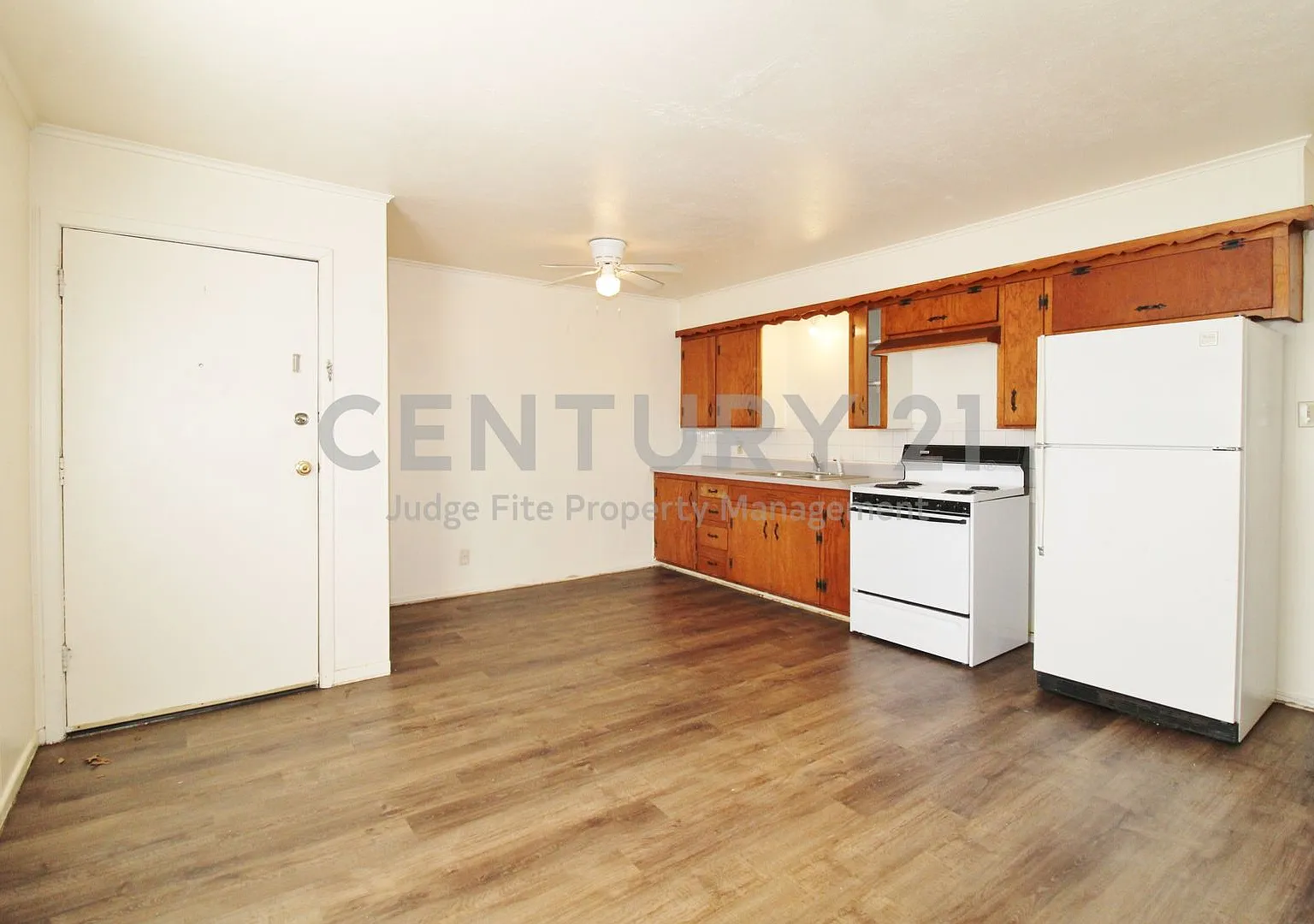 Cozy 1/1 Fourplex Unit On A Corner Lot In Weatherford For Rent! — Photo 3