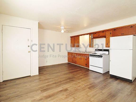 3rd image of 715 E 3rd St APT 2