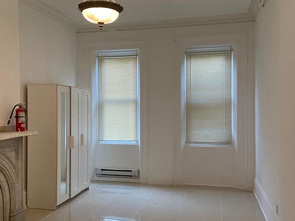 5th image of 1228 S 10th St Floor 1
