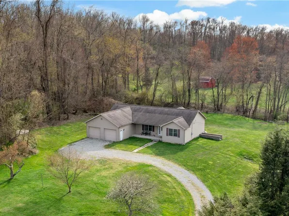 165 Mount East Rd, Connellsville, PA 15425