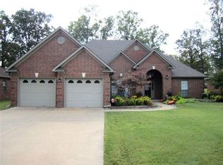 120 Montpellier Dr, Maumelle, AR 72113