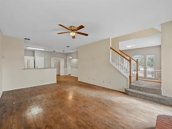 949 Highgate Dr, Lewisville, TX 75067