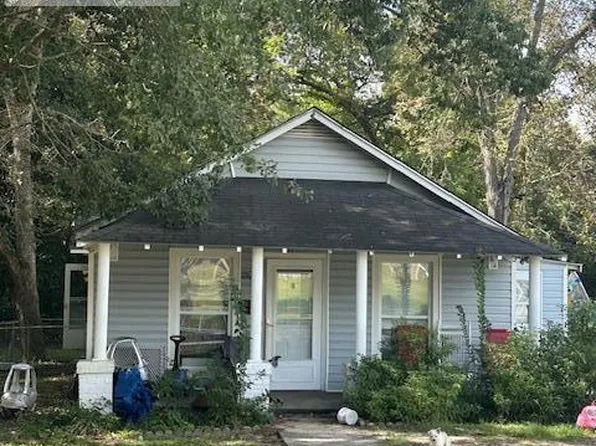 202 Bay St, Glennville, GA 30427