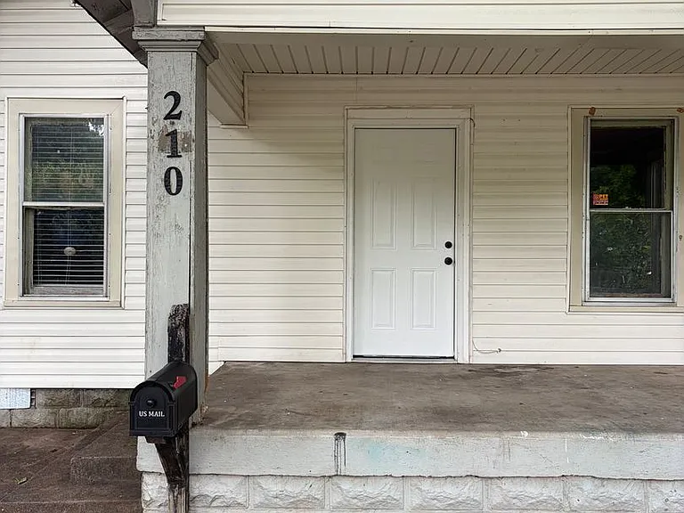 210 N 19th St — Photo 2