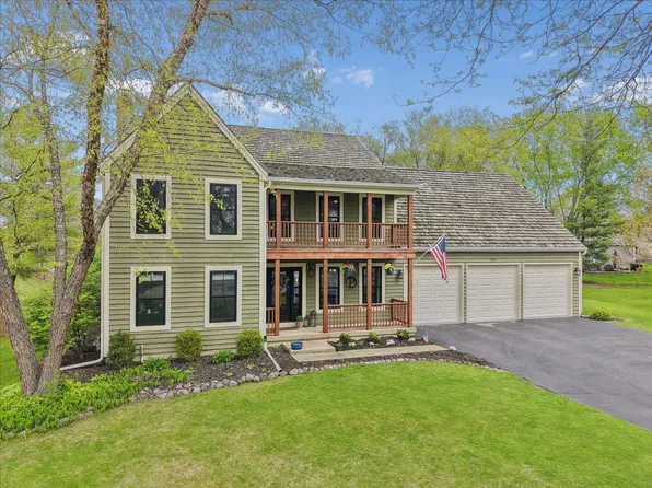 299 Concord Sq, Gurnee, IL 60031