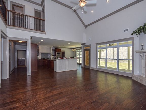 3rd image of 7256 Stillwater Dr