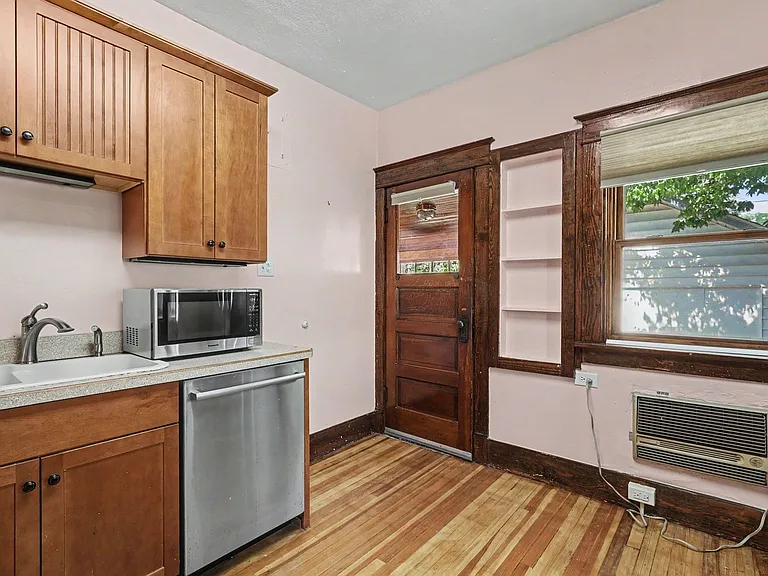 2123 S Franklin St — Photo 10