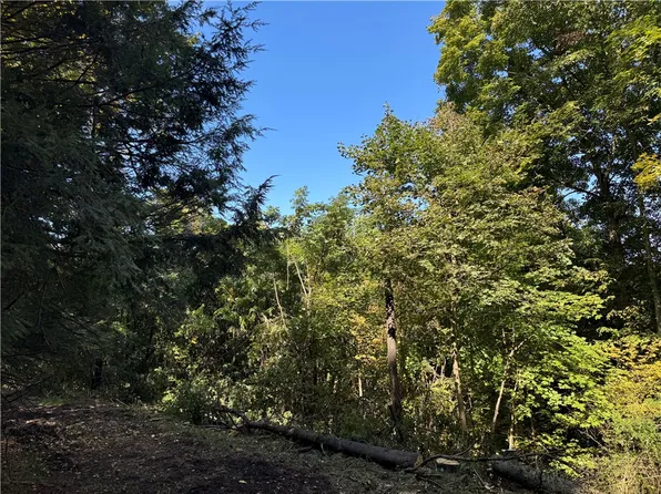 450 Mount Thor Rd, Greensburg, PA 15601