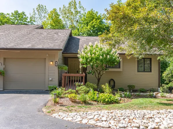 26 Miami Lakes Dr, Milford, OH 45150