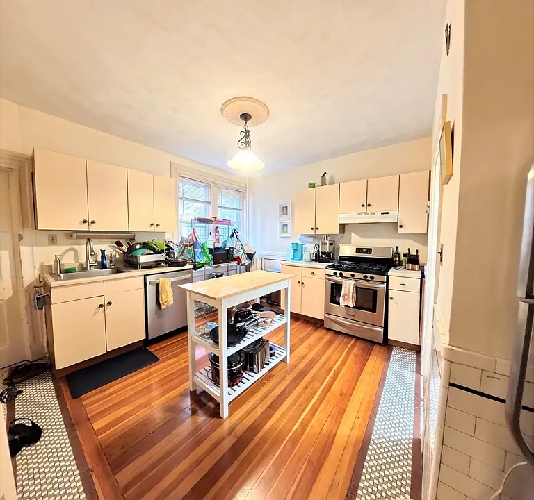317 Saint Paul St #1