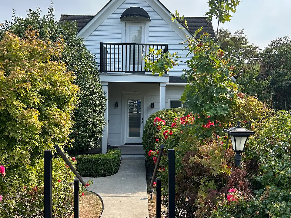 127 6th Ave