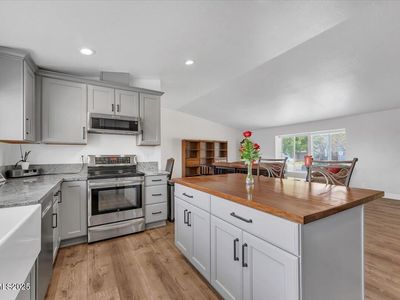 935 Emerson Way, Sparks, NV, 89431